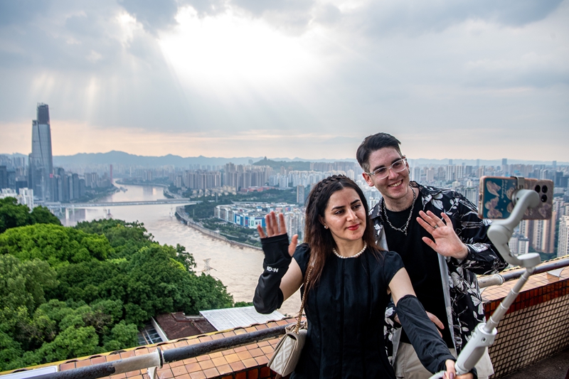 https://www.gov.cn/yaowen/liebiao/202501/W020250101806046036652_ORIGIN.jpg