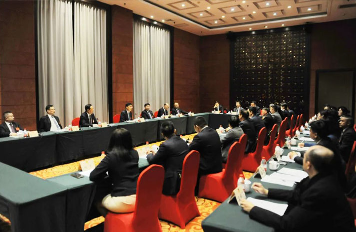 李军参加市政协十四届四次会议联组会议