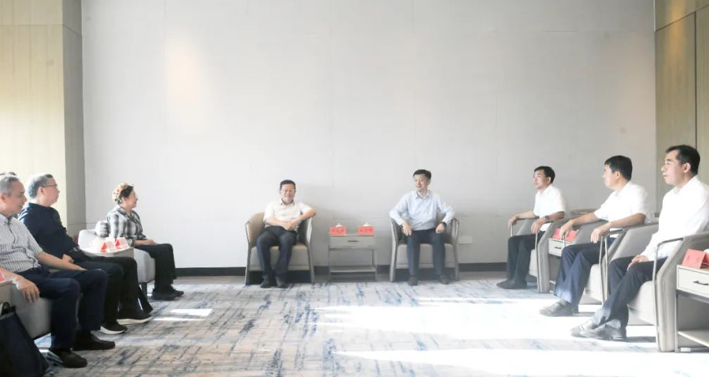 姚华明会见中储粮集团外部董事蒋旭光、姜岩、侯顺利以及党组成员、副总经理王娟等一行