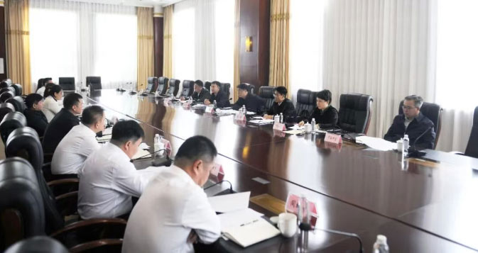 曹阳到鲅鱼圈区调研并主持召开座谈会