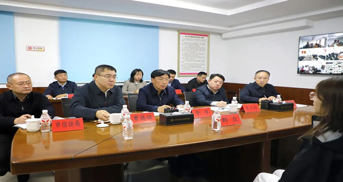 李军在西市区随机接待群众