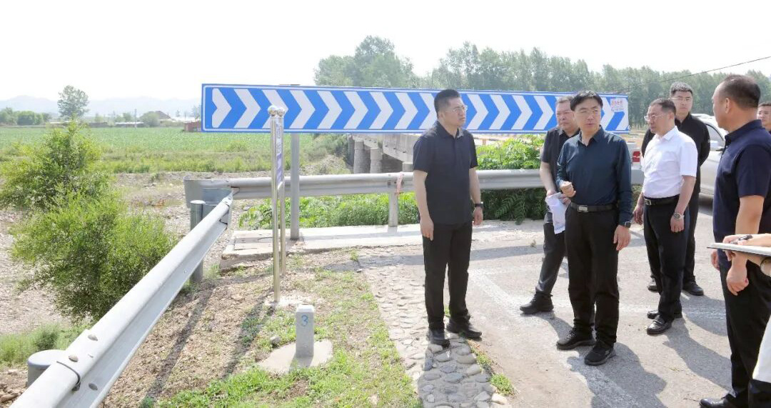 李军到盖州市调研检查防汛备汛并开展巡河工作