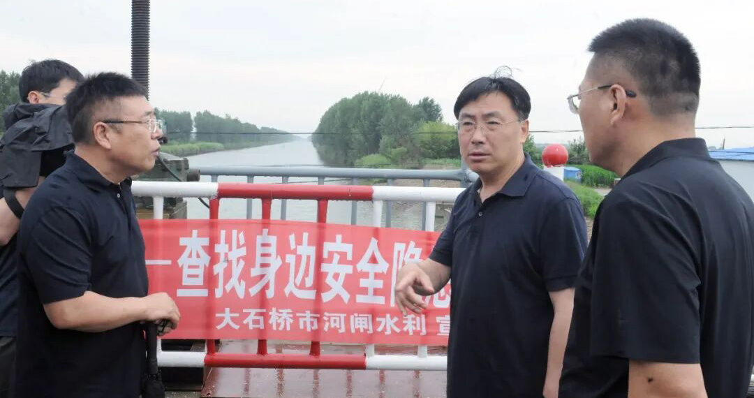 李军检查防汛备汛工作
