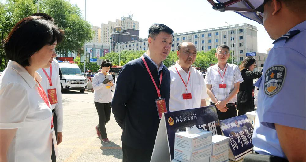 姚华明督导检查全市2025年高考工作