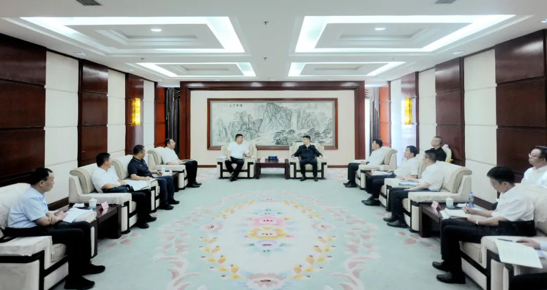 姚华明李军会见乌苏市党政代表团一行