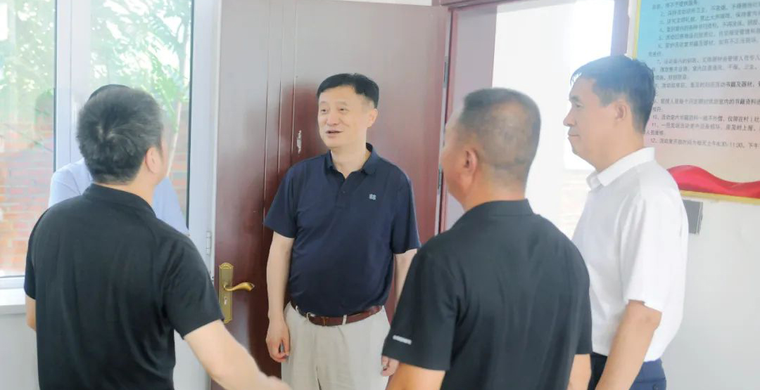 姚华明在盖州市调研基层党建工作 检查指导防汛工作并开展巡河